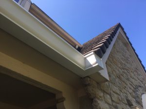Tight corner installation with 8inch gutters