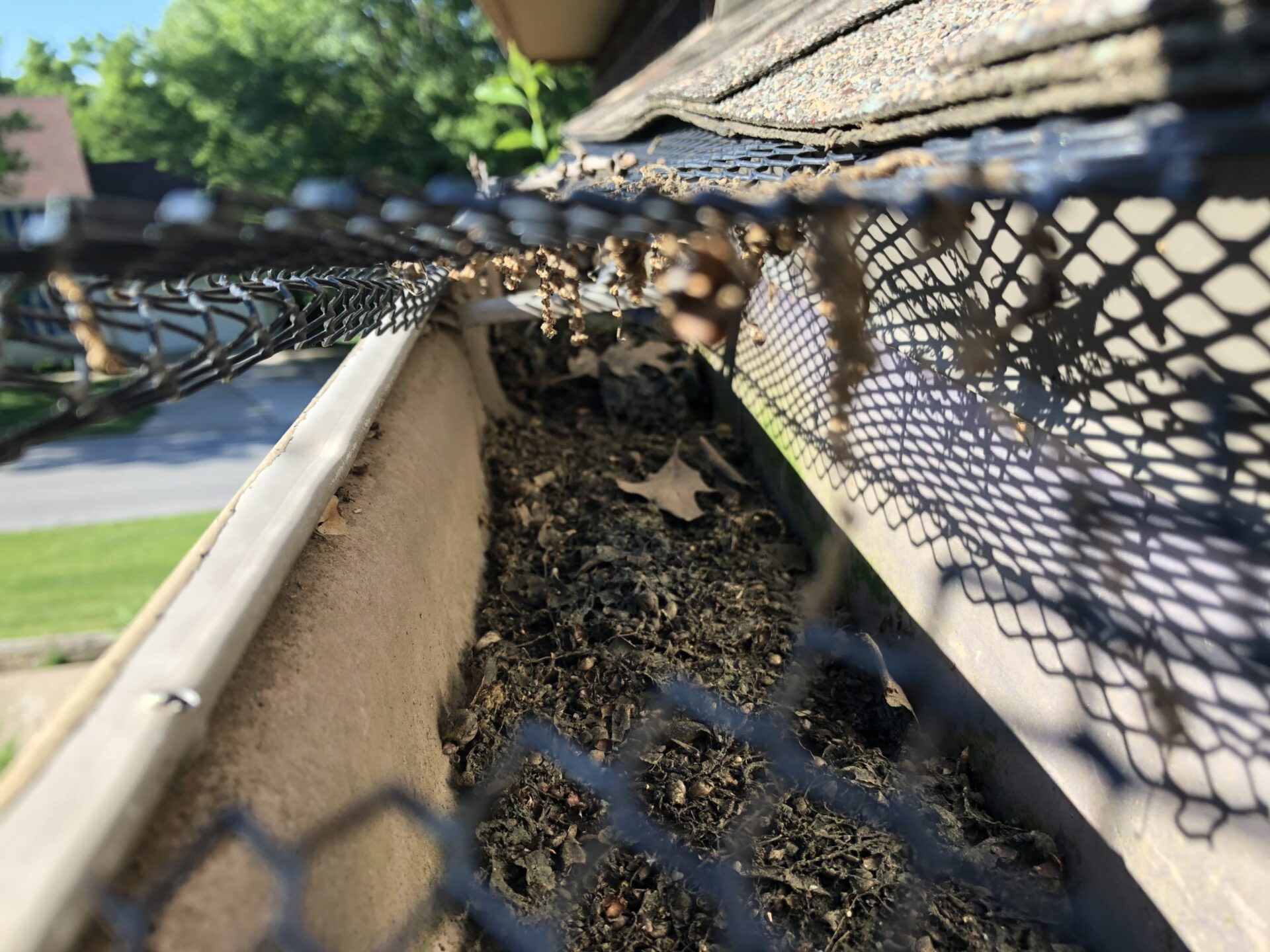 DIY-screen-gutter-guard